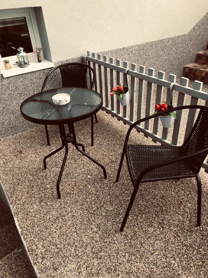 Apartmanek Patricie Room With Kitchenette Suitable For 2 Adults And 2 Children Mikulov Exterior photo